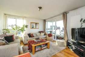 3 bedroom Flat for s...
